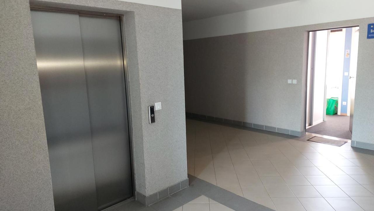 Appartement Apartman Ella à Zagreb Extérieur photo