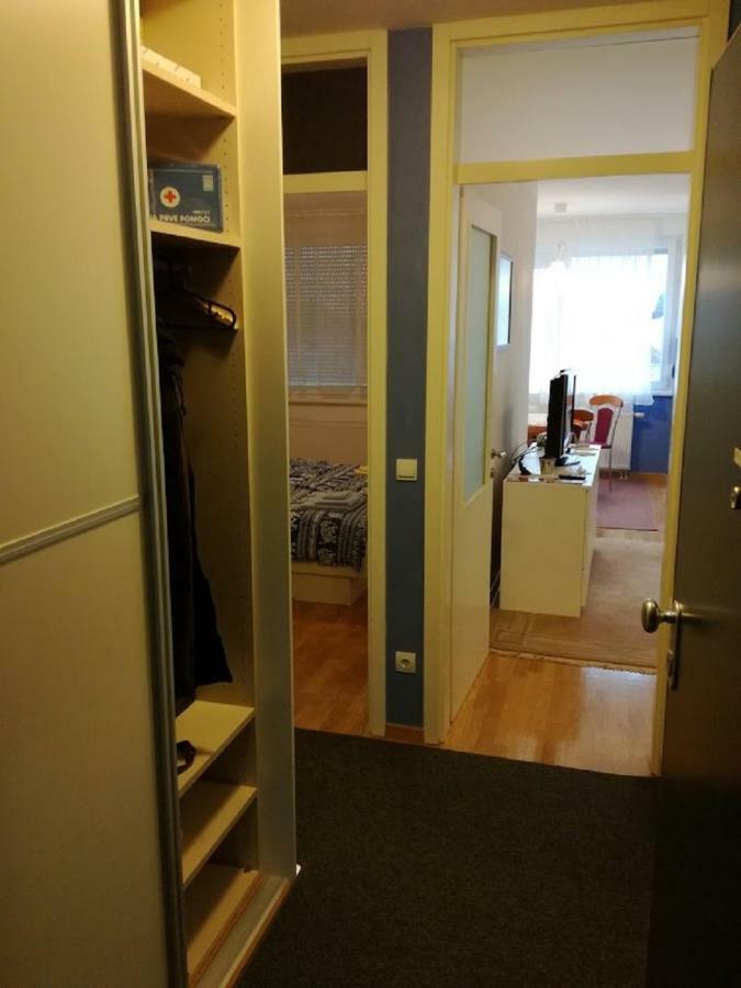 Appartement Apartman Ella à Zagreb Extérieur photo