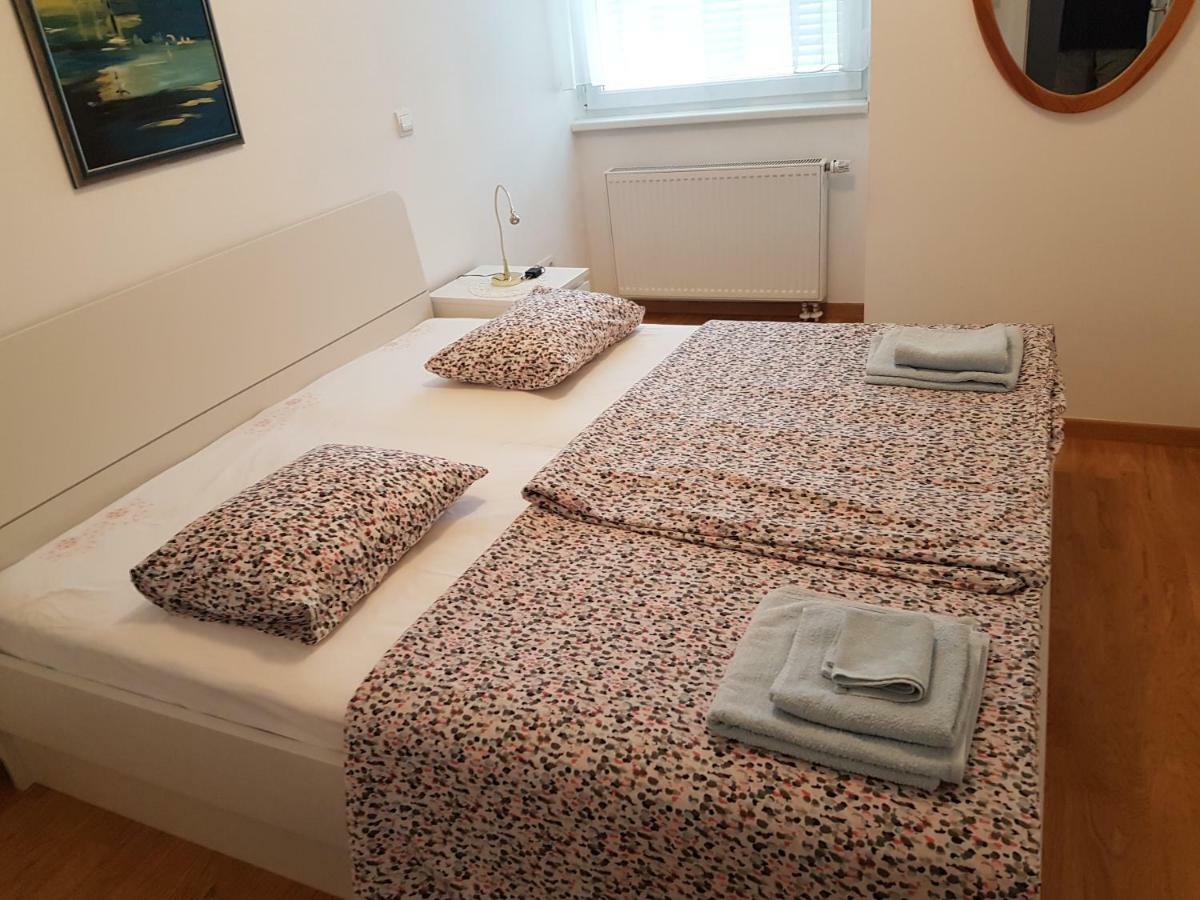 Appartement Apartman Ella à Zagreb Extérieur photo